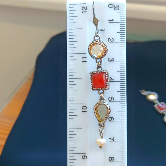 Beautiful long dangling earrings. - Picture 6 of 7